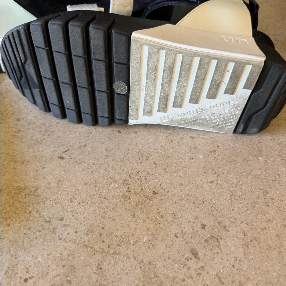 Great looking pair of United Nude size 39 platform shoes.